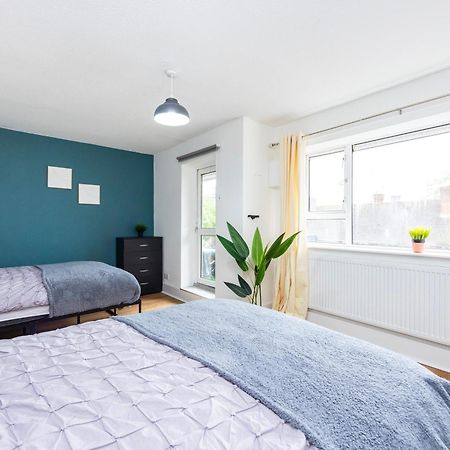 Excel O2 Stunning Large 3 Bedroom Apartment With Balcony ロンドン エクステリア 写真