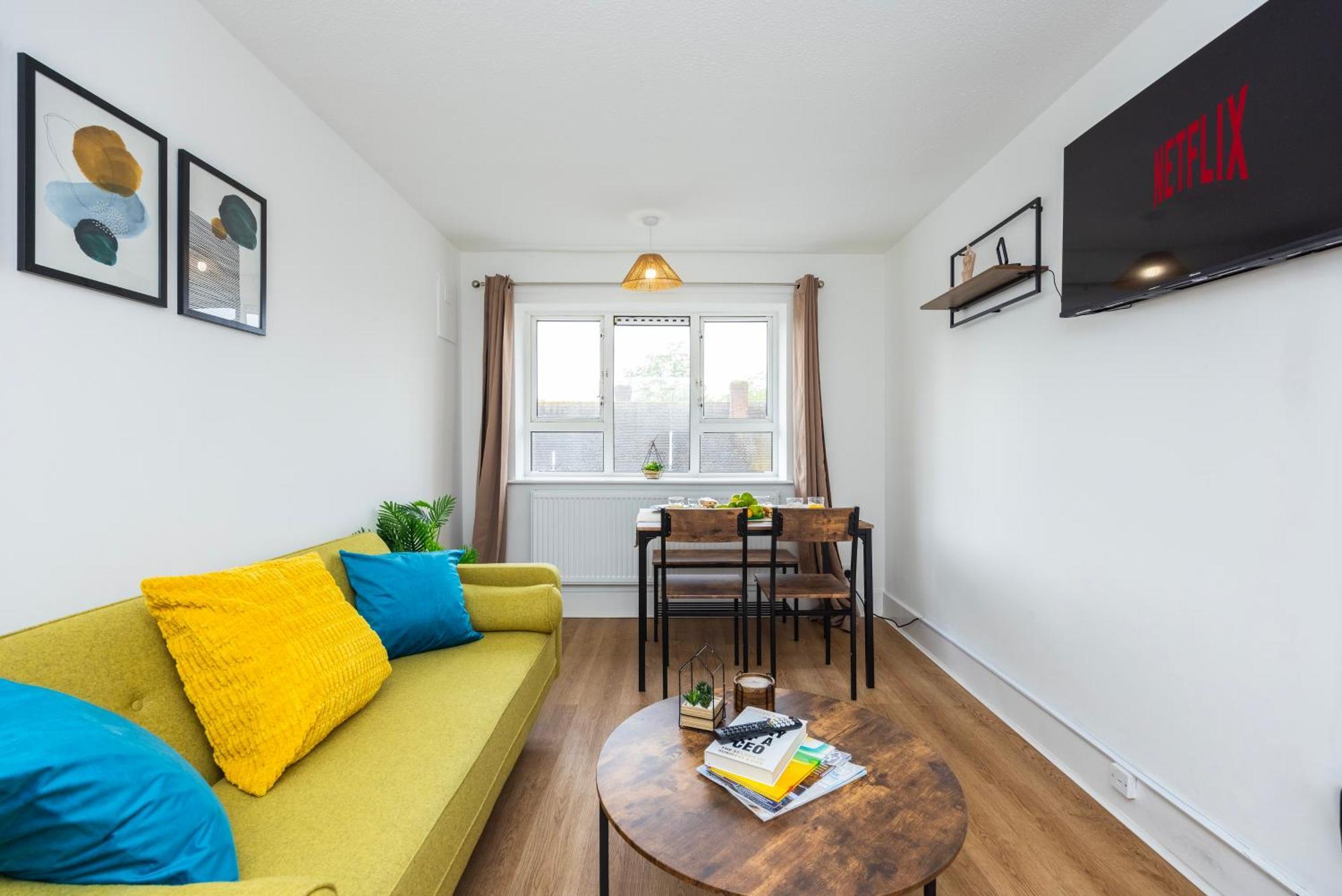 Excel O2 Stunning Large 3 Bedroom Apartment With Balcony ロンドン エクステリア 写真