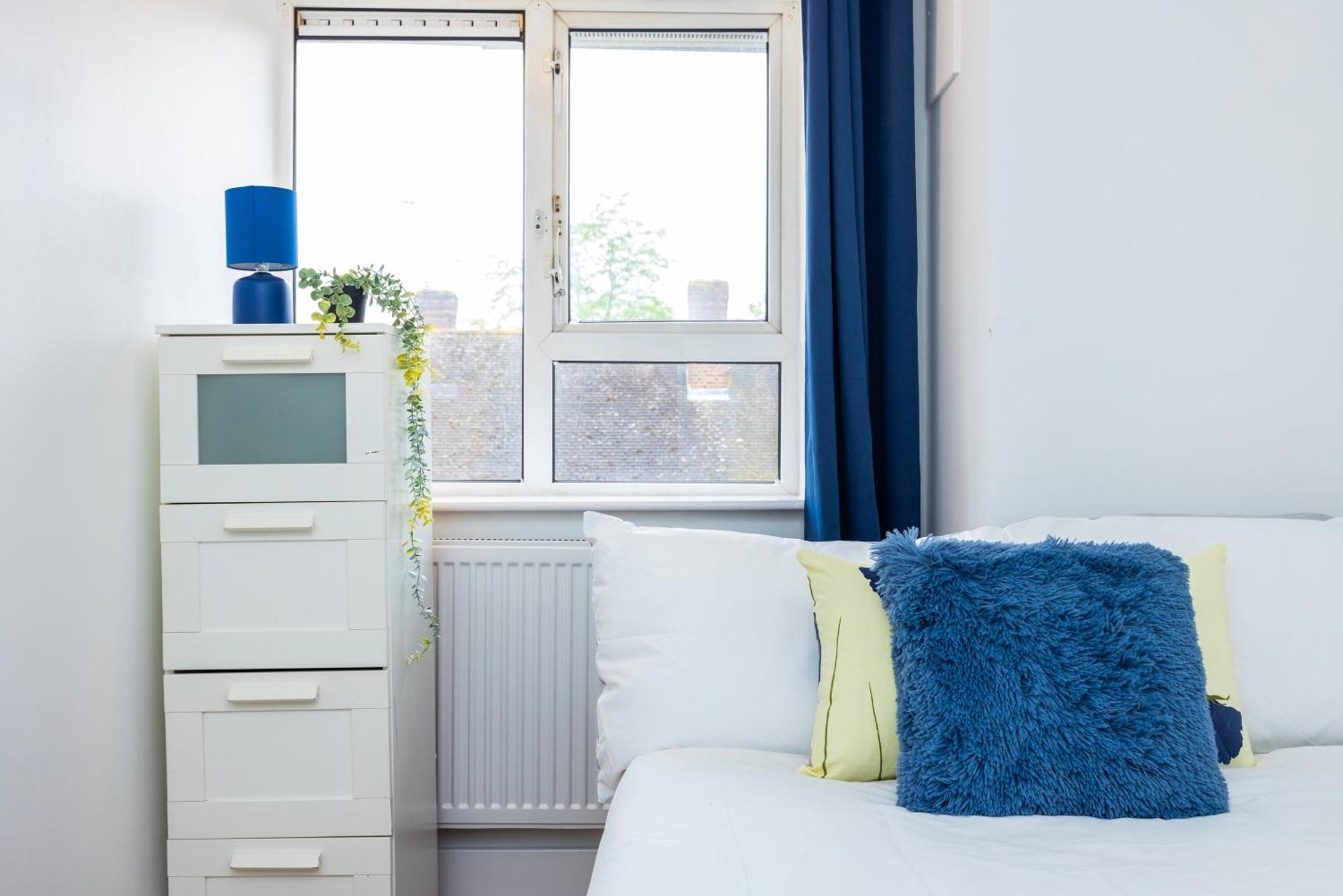 Excel O2 Stunning Large 3 Bedroom Apartment With Balcony ロンドン エクステリア 写真