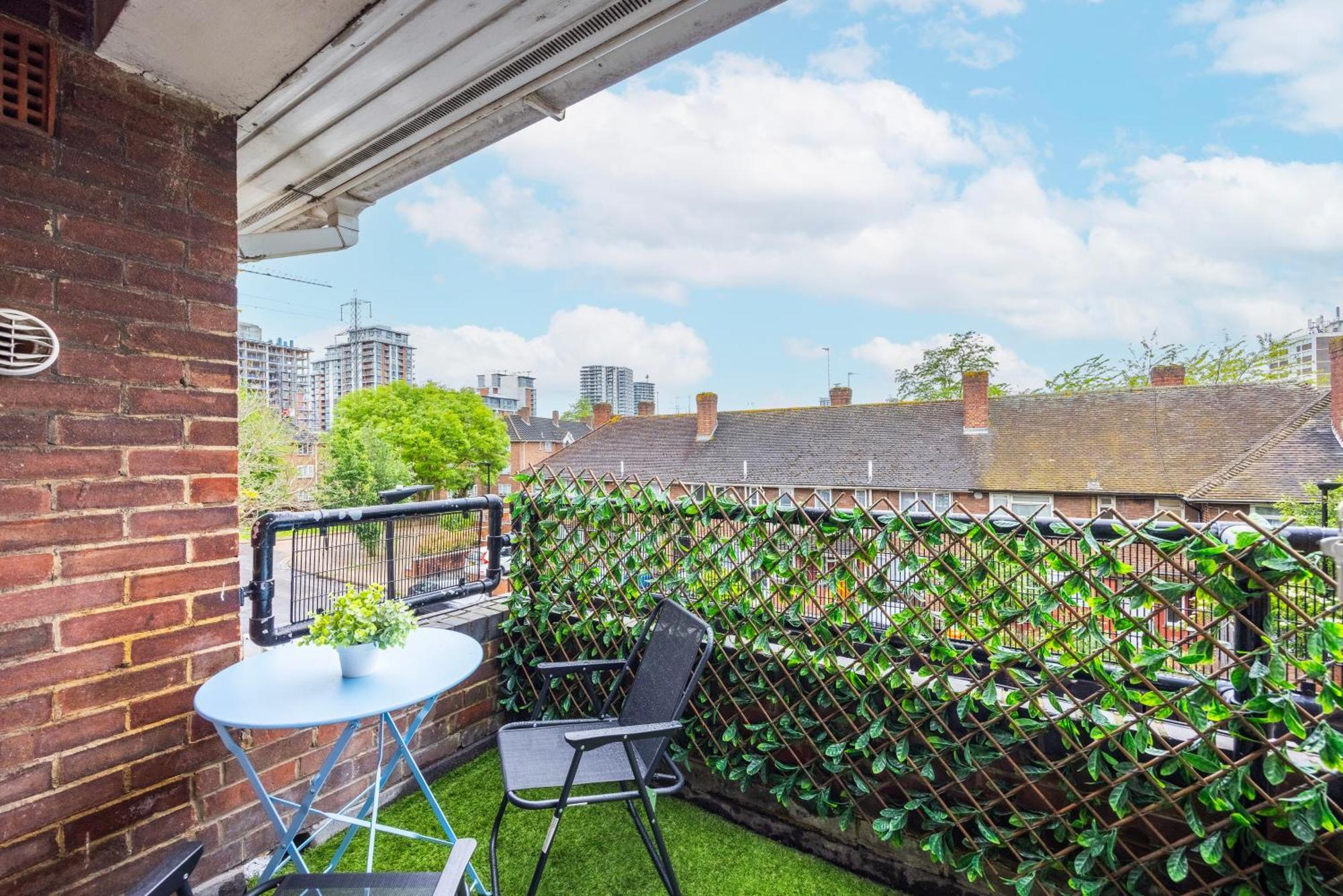 Excel O2 Stunning Large 3 Bedroom Apartment With Balcony ロンドン エクステリア 写真